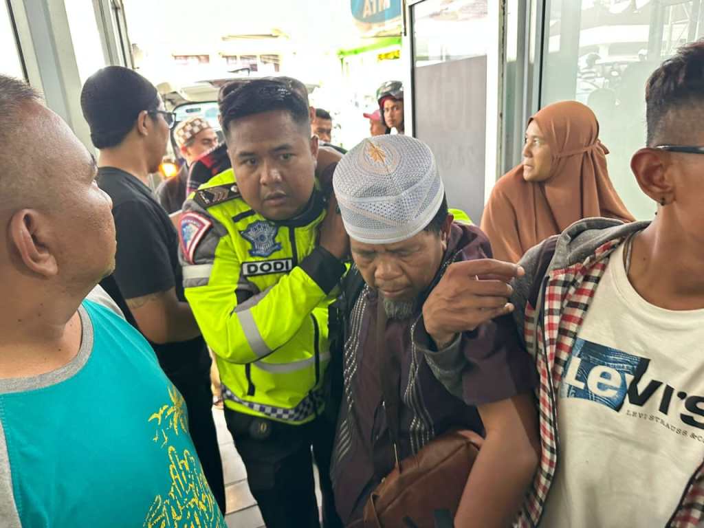 Lebaran Hari Ke-5, Laka Beruntun Antara 1 Unit Mobil dan 3 Septor Di Jl. Sutan Syahrir Padang&nbsp;Panjang