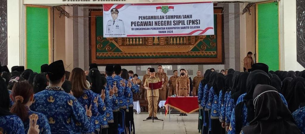 Pengambilan Sumpah Janji Bagi 304 Pegawai Negeri Sipil (PNS) di Lingkungan Pemerintah Kabupaten Barito Selatan Tahun 2024